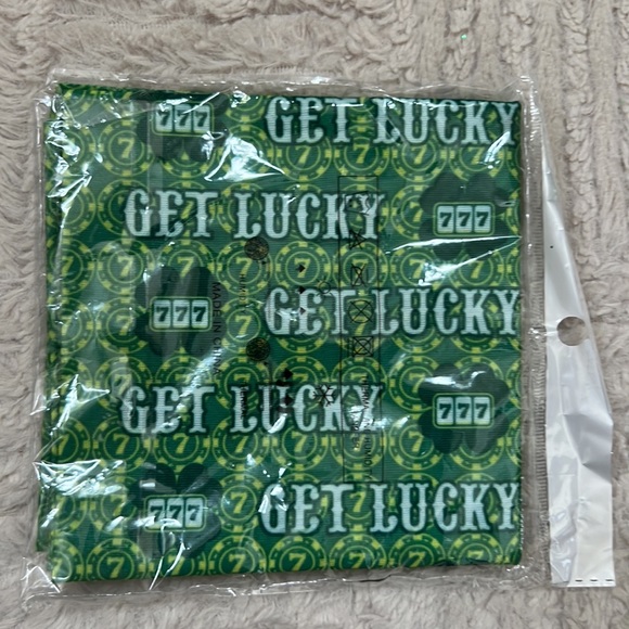 St Patrick’s Day bundle green derby hat, shamrock beads, shamrock band, New - Picture 9 of 16